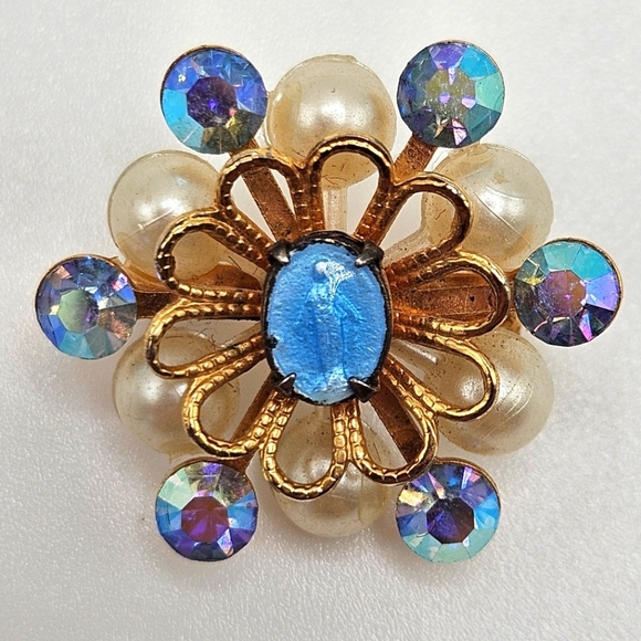 VINTAGE Religious Virgin Mary Starburst Aurora Borealis Small Brooch Pin - Picture 4 of 4